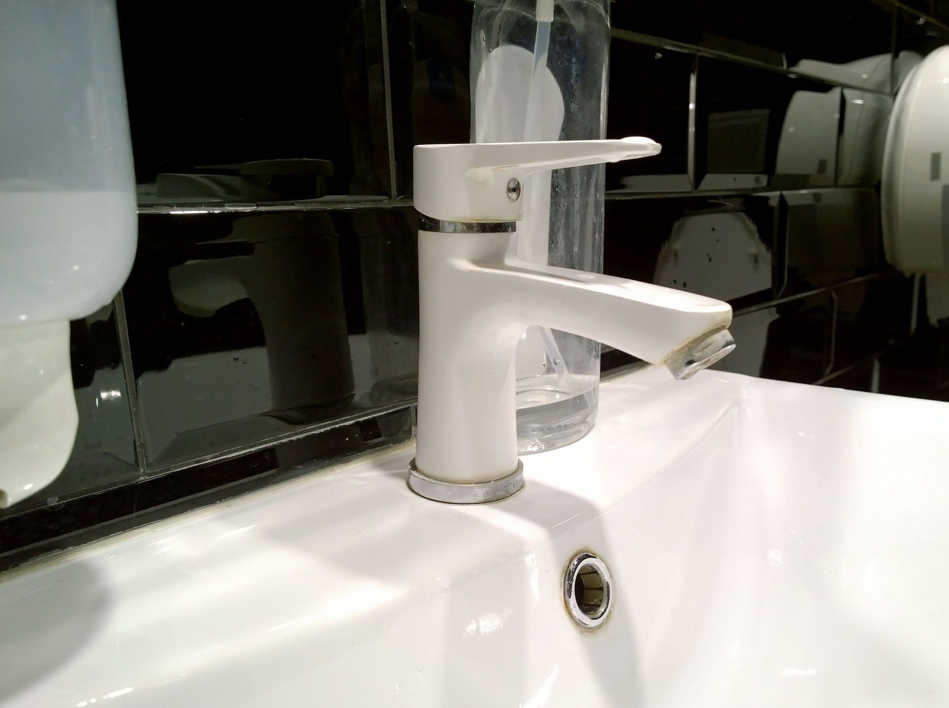Plastic bathroom Accessories - Vectus